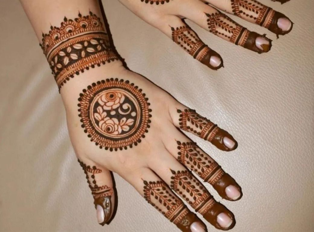 Easy Round Mehndi Design