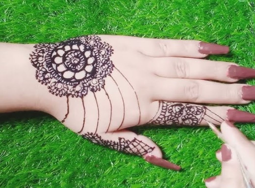 Simple Mehndi Designs
