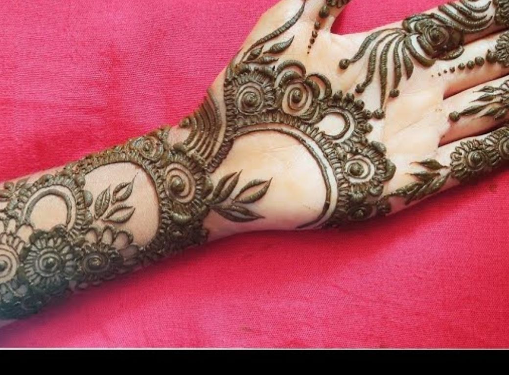 Stylish Dubai Mehndi Design