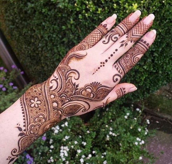 Mehndi Design Back Hand Simple