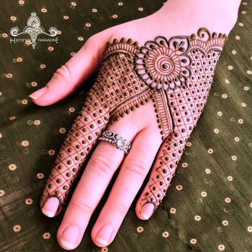 Navardev Mehndi Design Simple